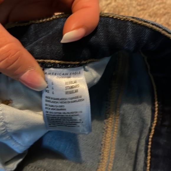 AE skinny jeans. Size 4R. Wore only once. Very good condition - Picture 2 of 2